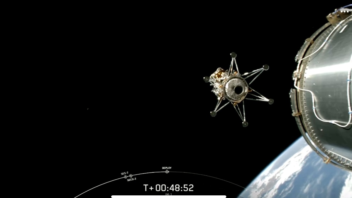 "SpaceX and Intuitive Machines Make Strides in Moon Missions"