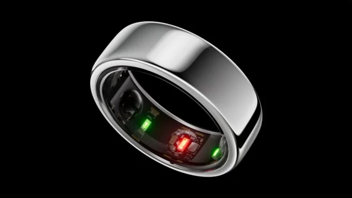 "Samsung and Apple Compete in the Smart Ring Market"
