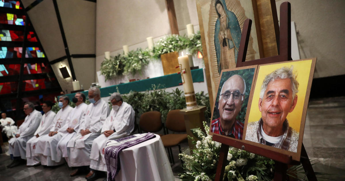 Alleged Mexican drug gang leader accused of killing priests found dead.