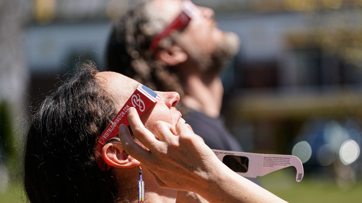 "2024 Solar Eclipse: Highlights and FAQs for Viewing in the U.S."