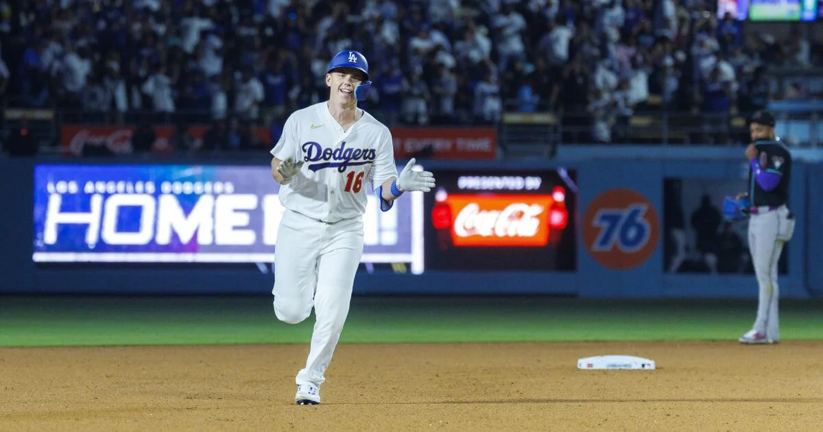 Smith's Birthday Bomb Lifts Dodgers to Opening Series Sweep