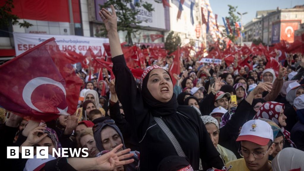 Erdogan and Kilicdaroglu compete fiercely in Turkish presidential runoff.