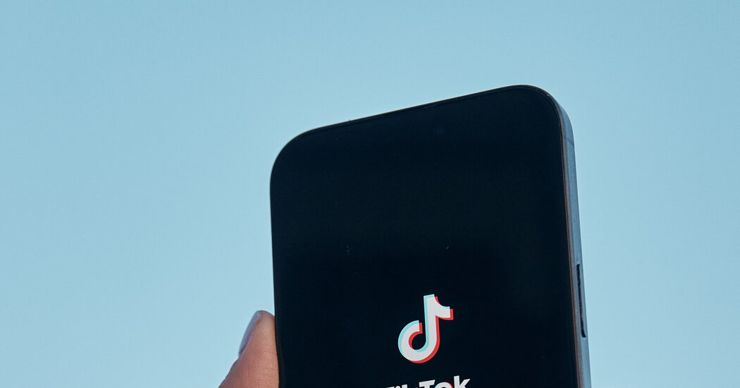 Featured image for Trump Delays TikTok Ban as US-China Deal Nears Completion