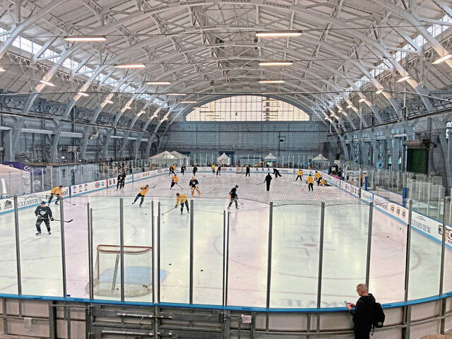 Penguins eye Hunt Armory for skating rink purchase.