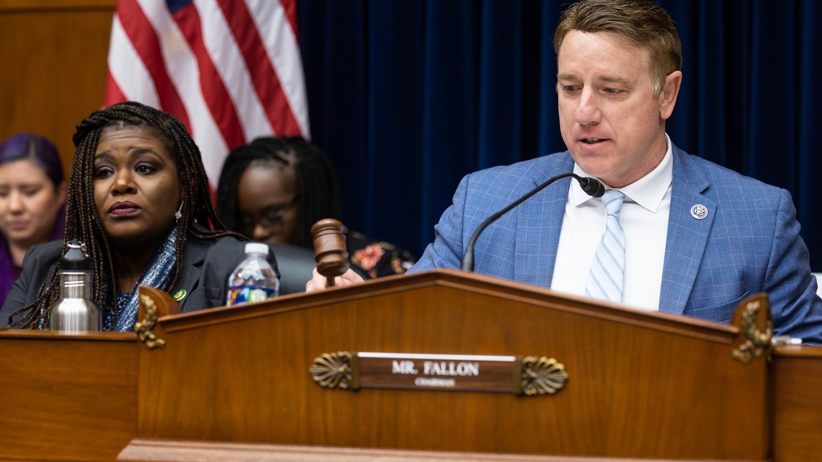 Featured image for Gas stove regulations spark heated debate between Democrats and Republicans.