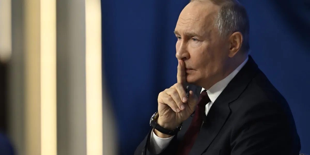 Featured image for Russia Faces Economic Turmoil and Potential Banking Crisis Amid Ongoing Struggles