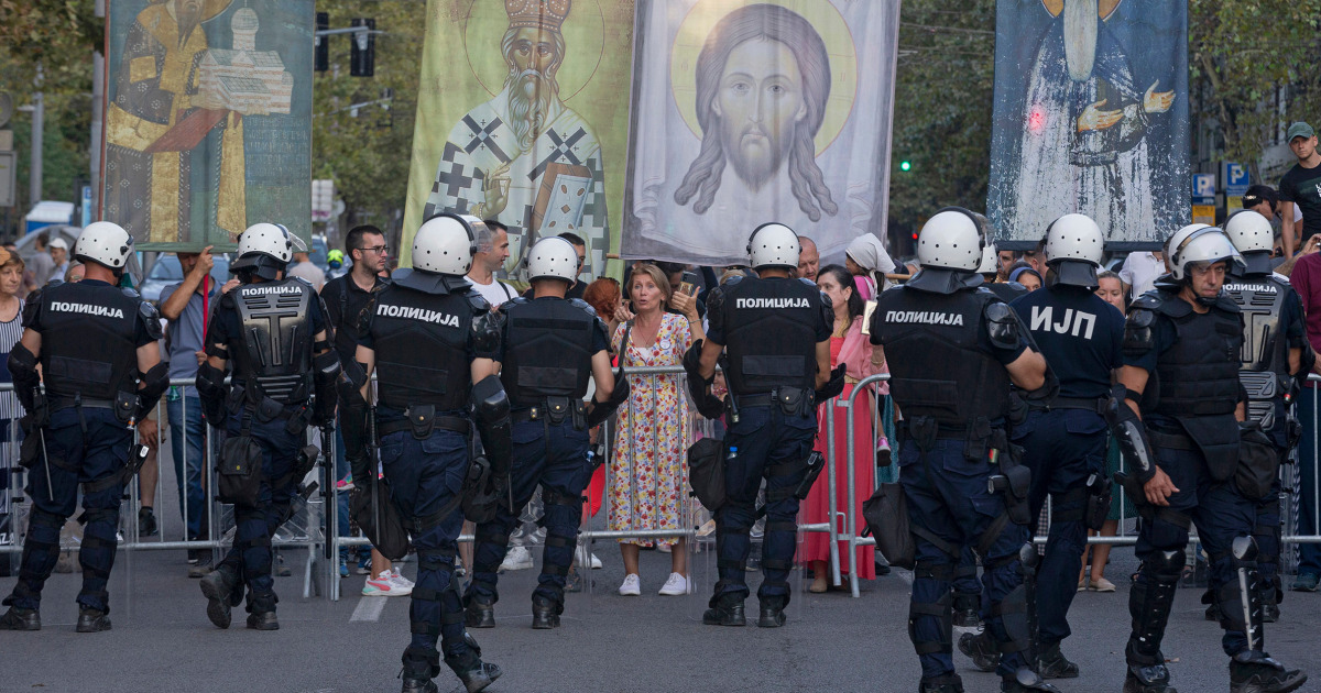 Featured image for "Church Ban on Greek Politicians Supporting Same-Sex Marriage"