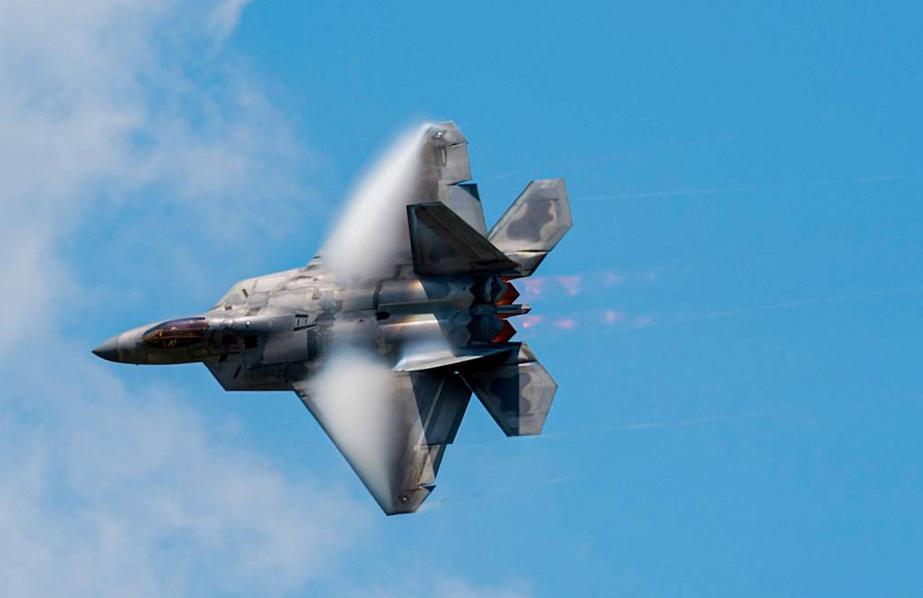 Featured image for US Air Force to Select Next-Gen Fighter in 2024 Contract Award