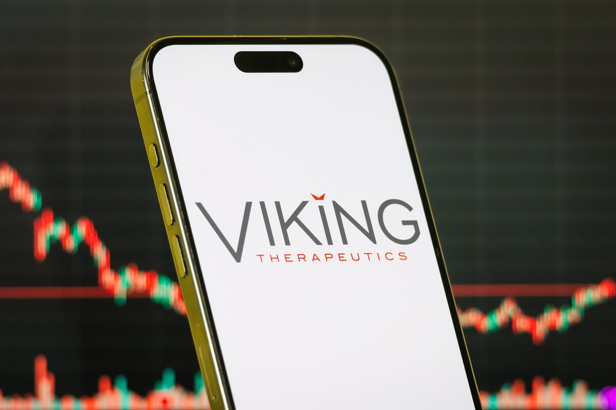 Featured image for Viking Therapeutics Shares Drop 40% Amidst Weight-Loss Trial Failures