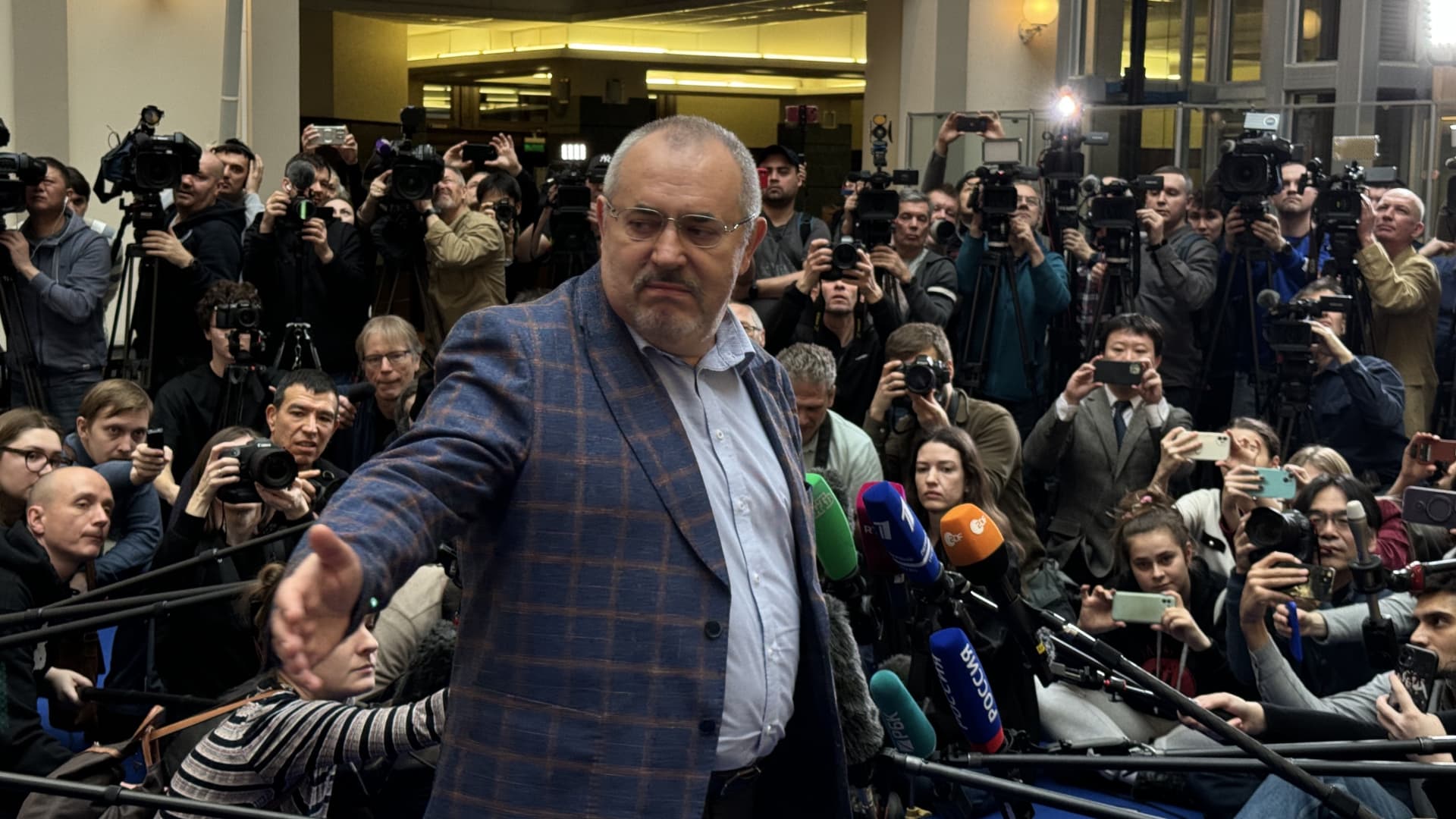 "Putin's Challenger Boris Nadezhdin Poses Threat as Russian Election Approaches"