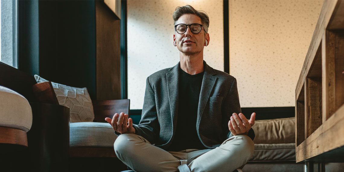 Optimizing Brain-Computer Interface Performance through Meditation Training