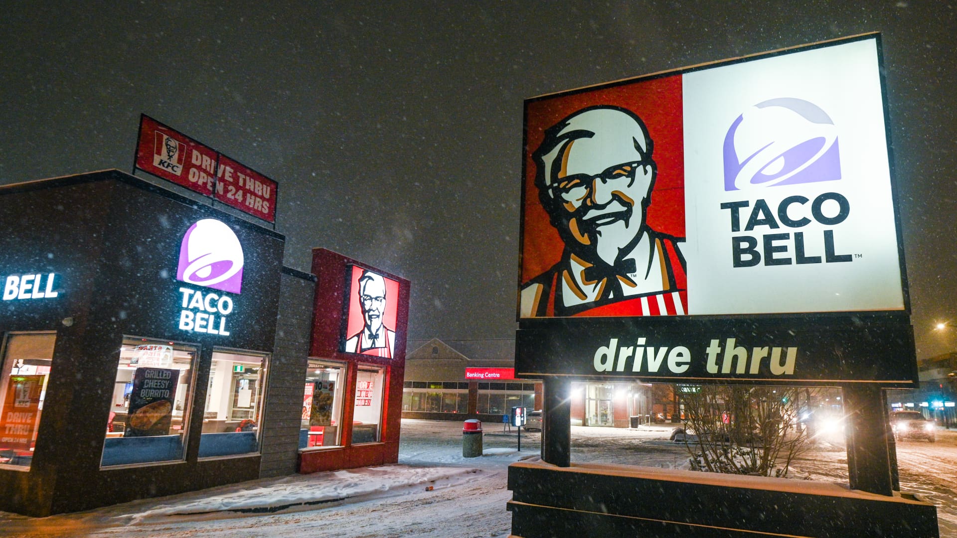 Featured image for Yum Brands Falls Short as KFC, Taco Bell, and Pizza Hut Disappoint in Same-Store Sales