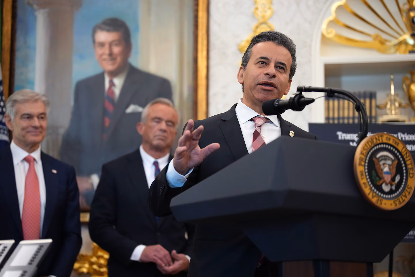 Featured image for FDA Removes Black Box Warnings, Easing Access to Menopause Hormone Therapy