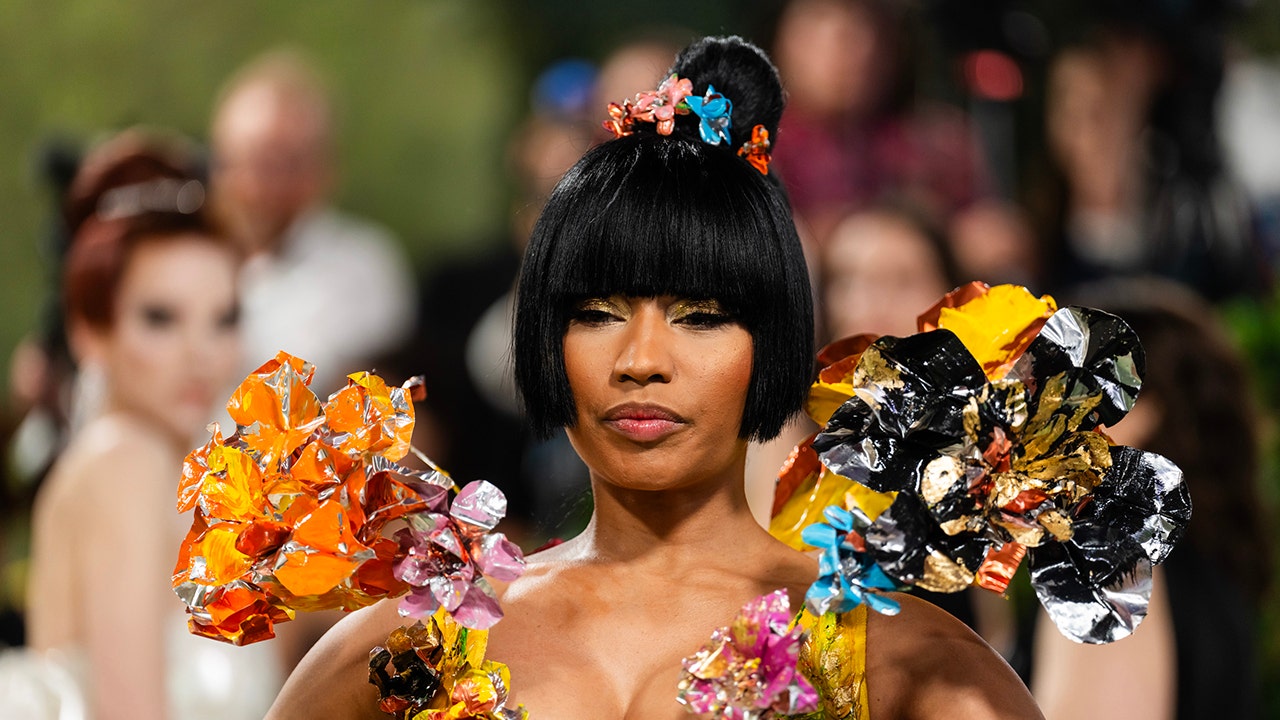 Featured image for Nicki Minaj Addresses Amsterdam Arrest: "Lawyers & God Will Handle It"