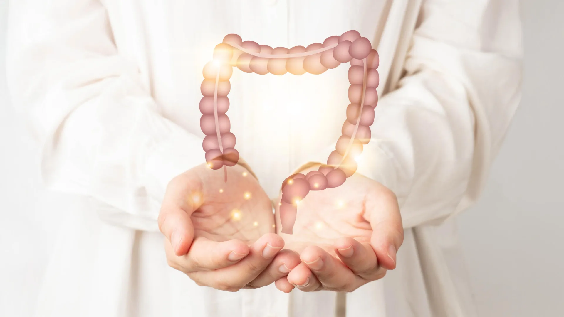 Featured image for Smoking's Gut Bacteria Link Offers New Hope for Ulcerative Colitis Treatment