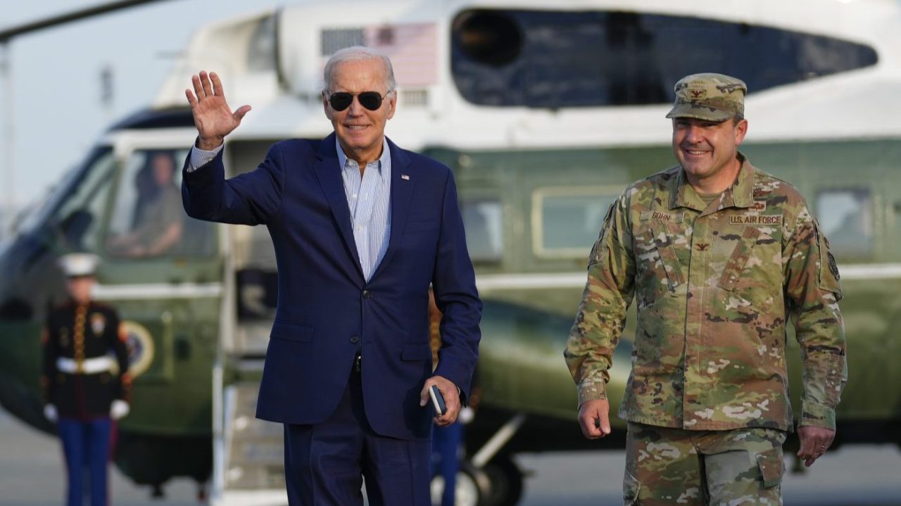 Featured image for Biden clarifies beach house visit was not a vacation