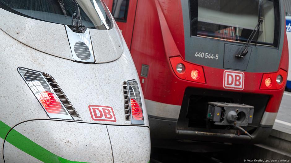 Featured image for German Transport System Paralyzed by Nationwide Strike on Monday