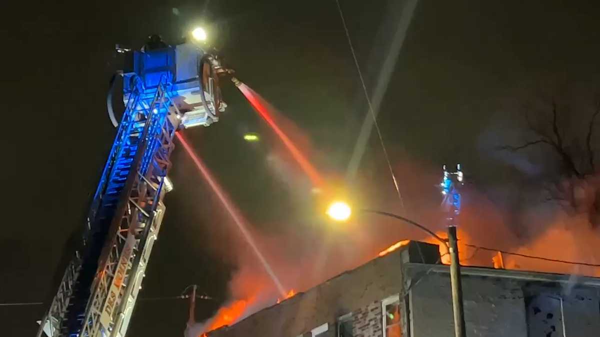 Des Moines building destroyed by fire.