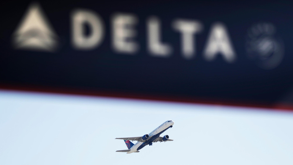 "Unauthorized Boarding: Man Takes Photo of Stranger's Ticket to Sneak onto Delta Flight"