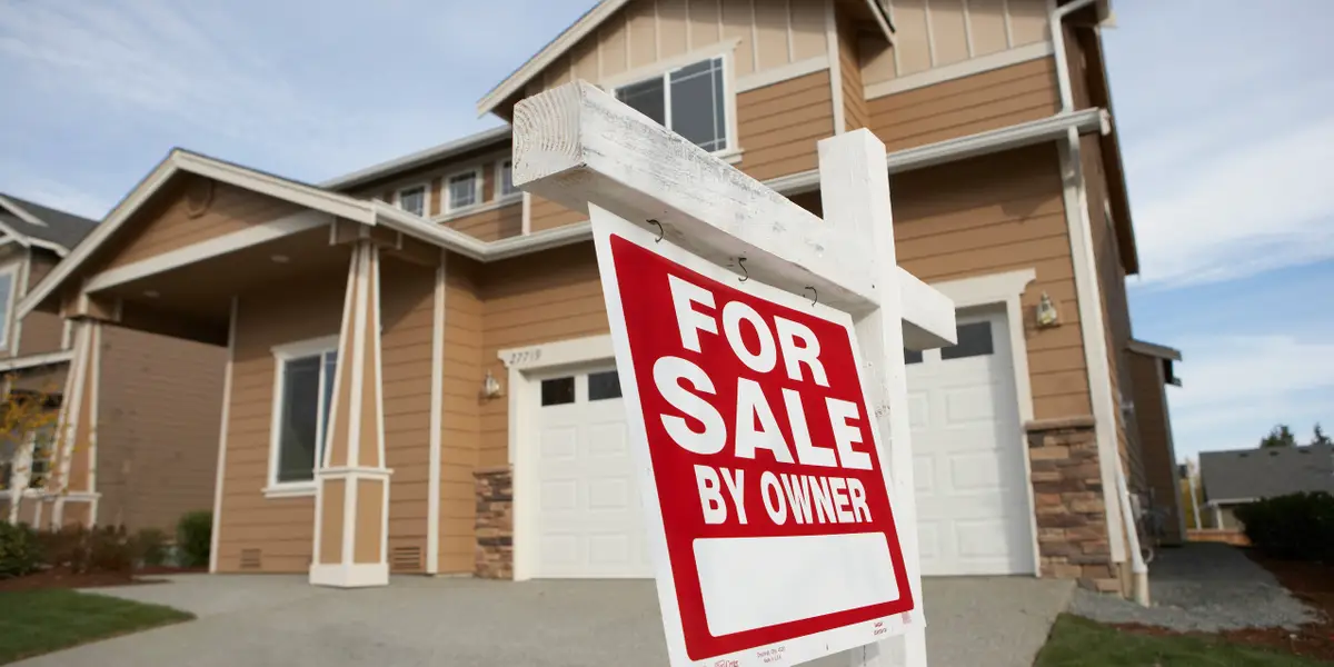 The Dichotomy of the US Housing Market: Crashing and Soaring Simultaneously.