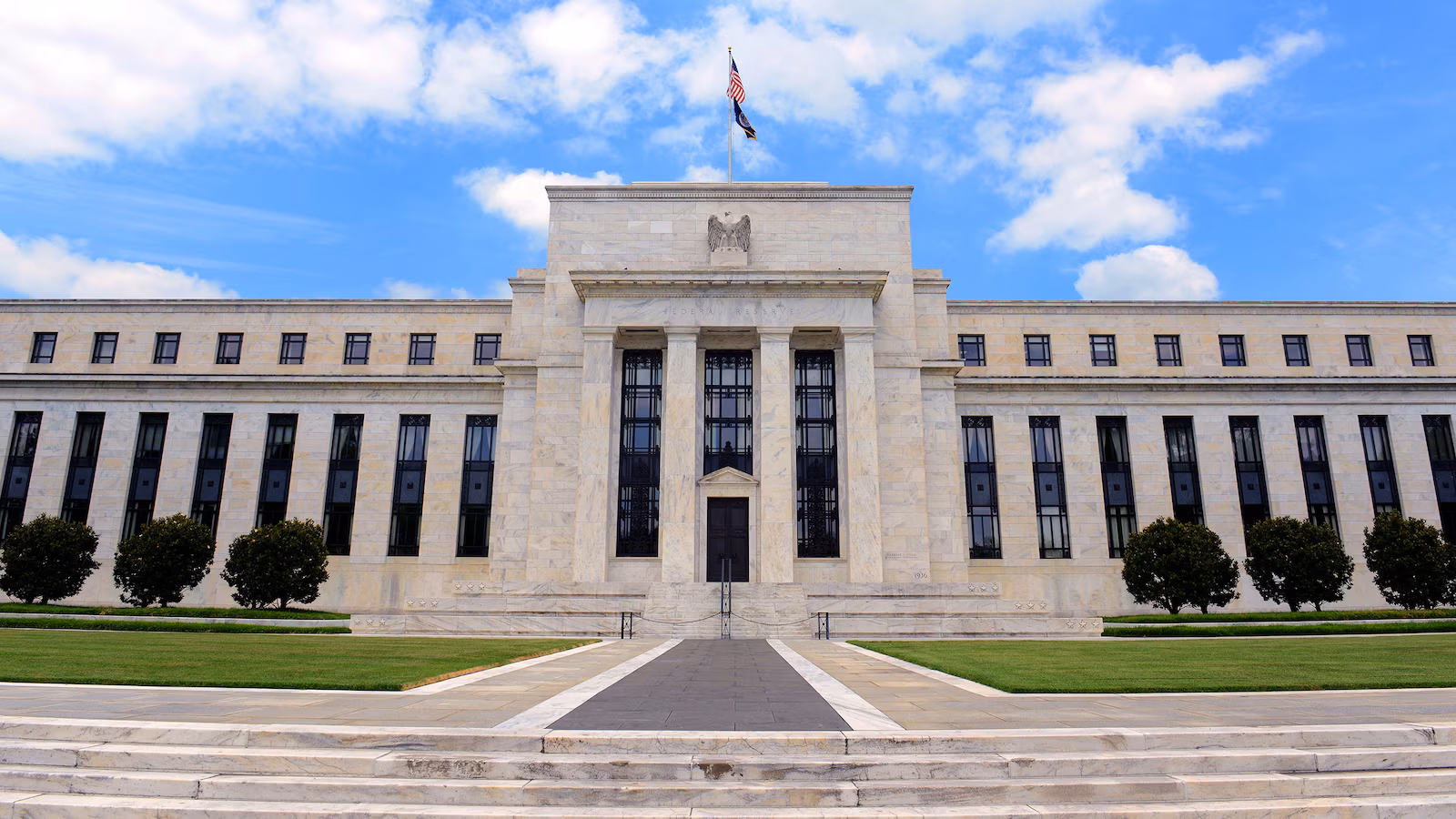Fed Cuts Rates Amidst Uncertainty Over Trump's Economic Policies