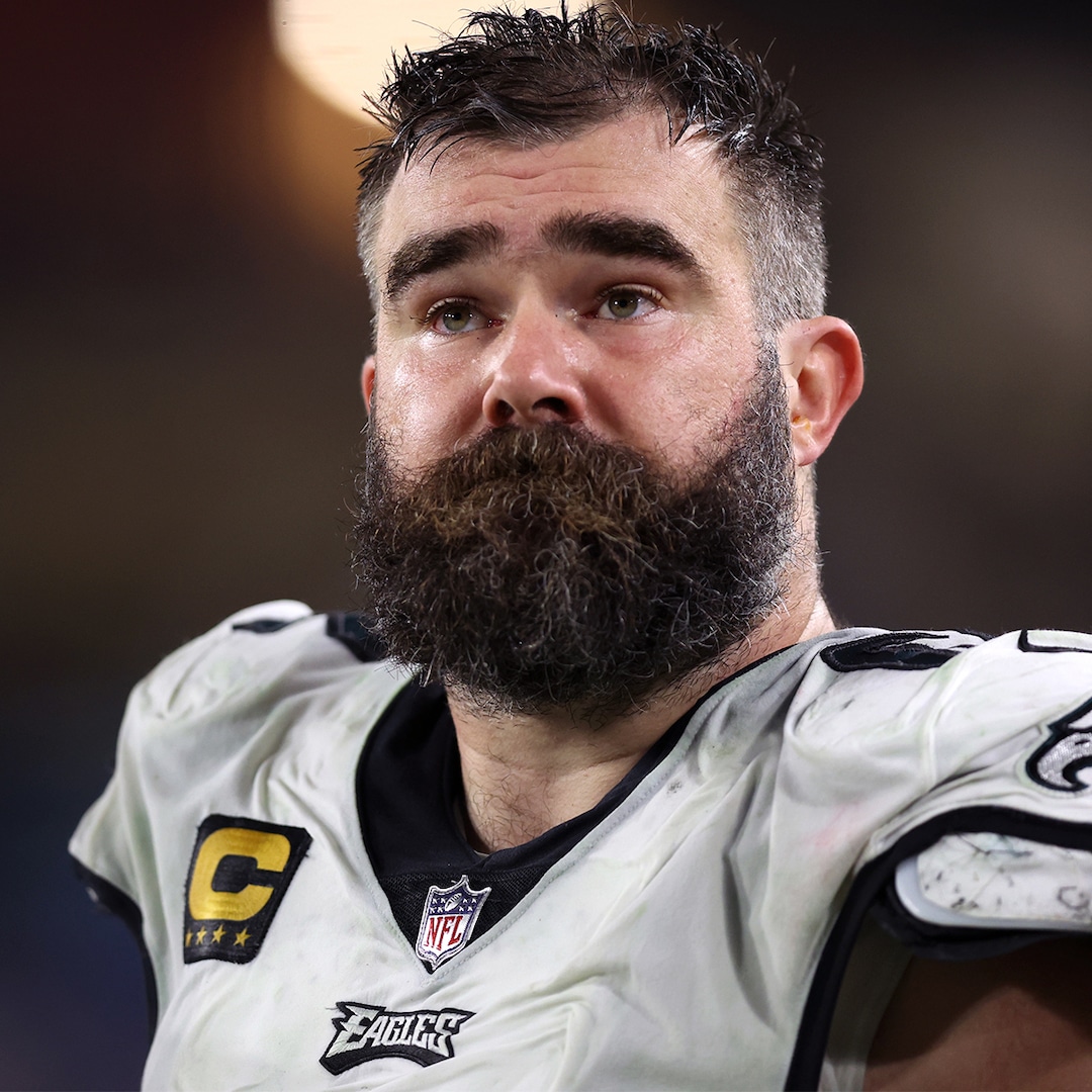 "Shirtless Jason Kelce's Epic Game Day Antics with Taylor Swift and Chiefs Go Viral"