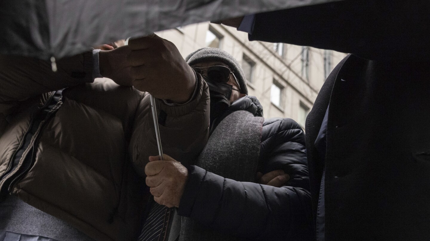 Featured image for "British Billionaire Joe Lewis Admits Guilt in Insider Trading Case"