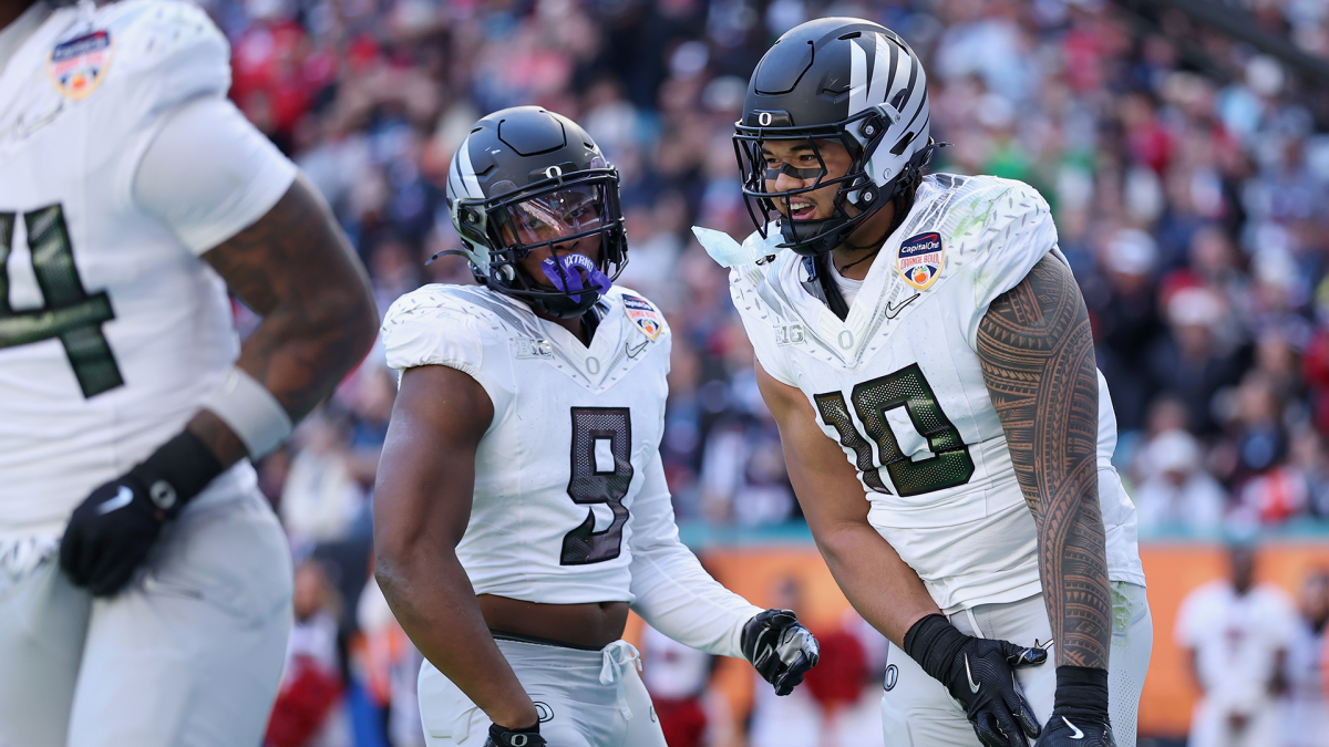 Featured image for Oregon's Dominant Defense Secures Orange Bowl Victory and CFP Semifinal Spot