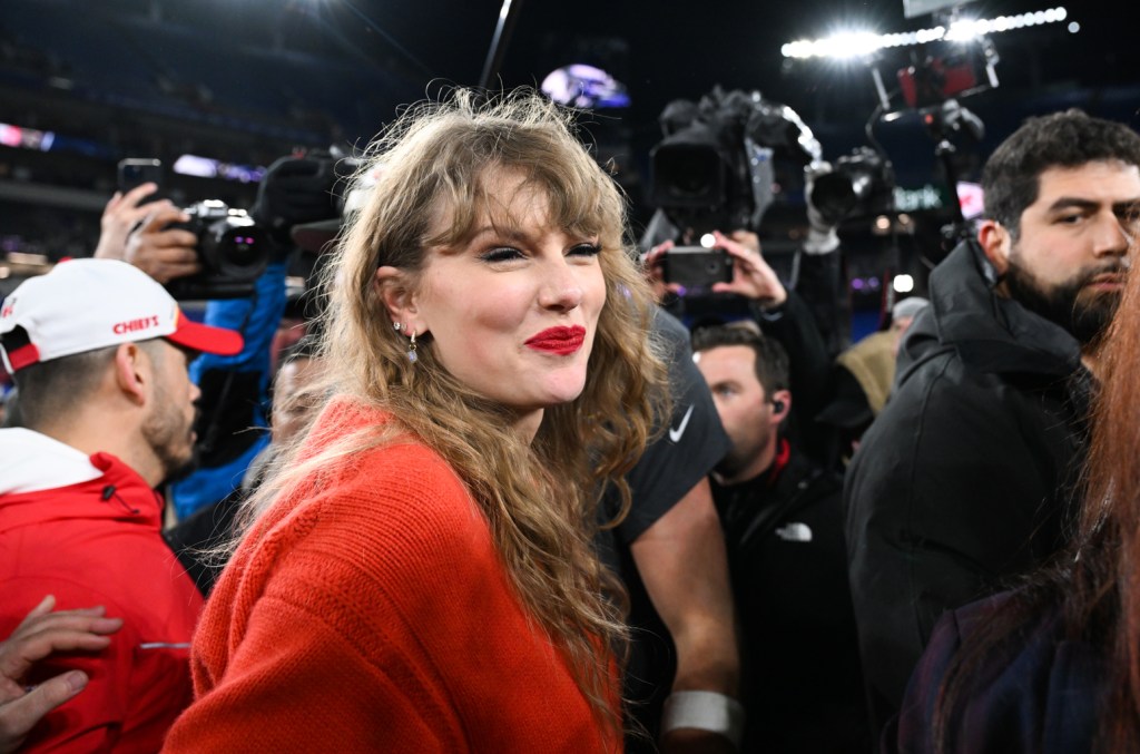 Featured image for "Pop-Tarts Calls Out Taylor Swift for Chiefs' Pastries as Relationship with Travis Kelce Goes Public"
