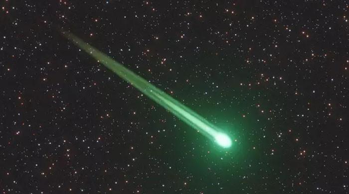 Featured image for "2024 Total Solar Eclipse: Green Devil Comet's Spectacular Appearance"