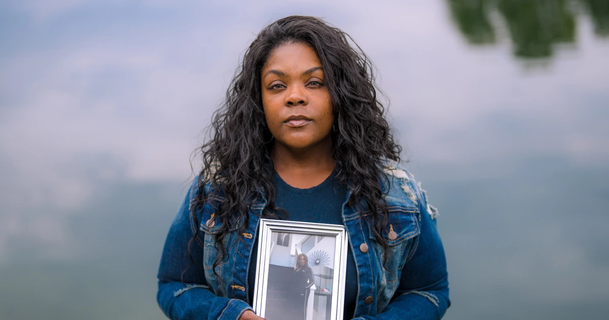 Featured image for Minimal scrutiny of ads promising 'dream bodies' with low-risk cosmetic surgery