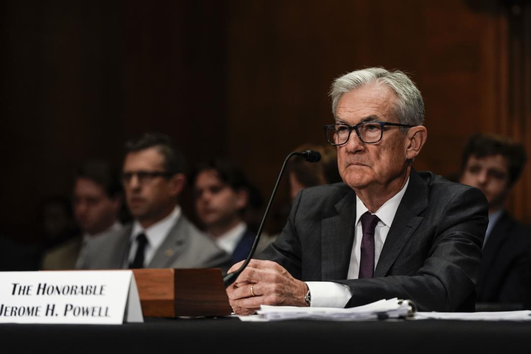 Trump Demands Powell Resign Amid Fed Chair Replacement Focus