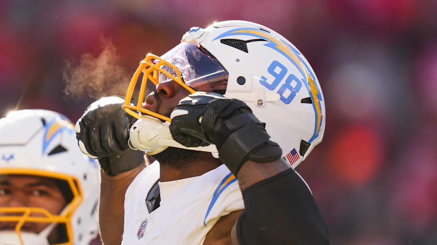 Commanders strike bold edge-rusher signing to reboot the defense