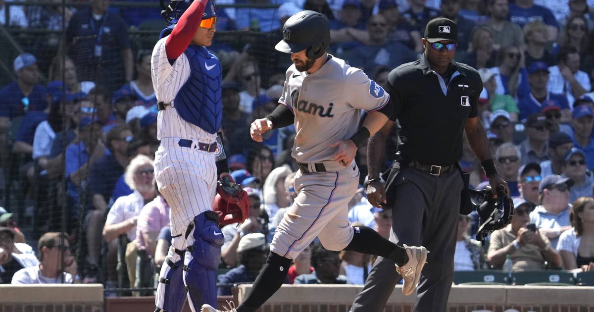 "Willson Contreras' Return to Chicago Sparks Controversy in MLB"