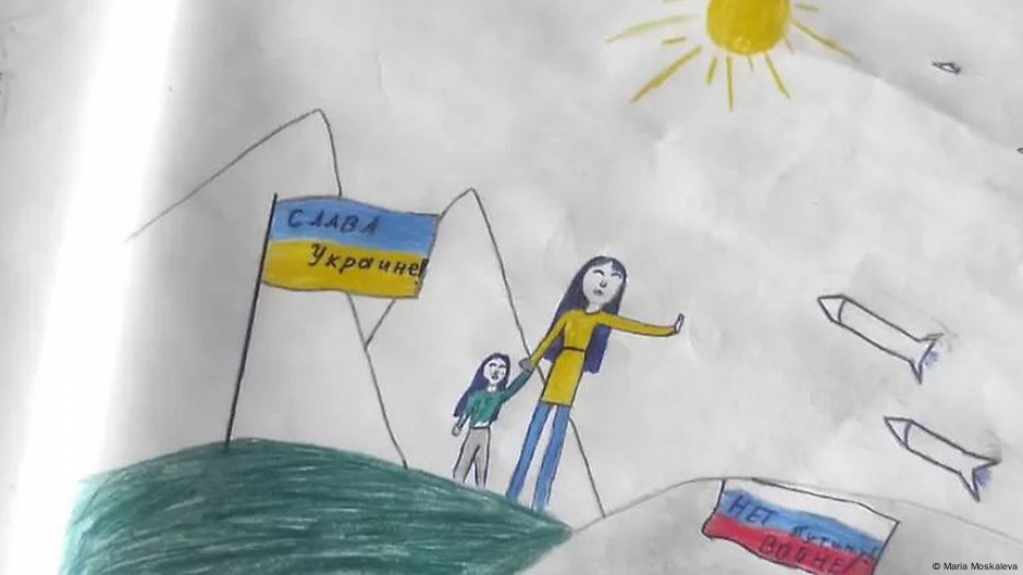 Russian girl in anti-war art case reunited with mother.