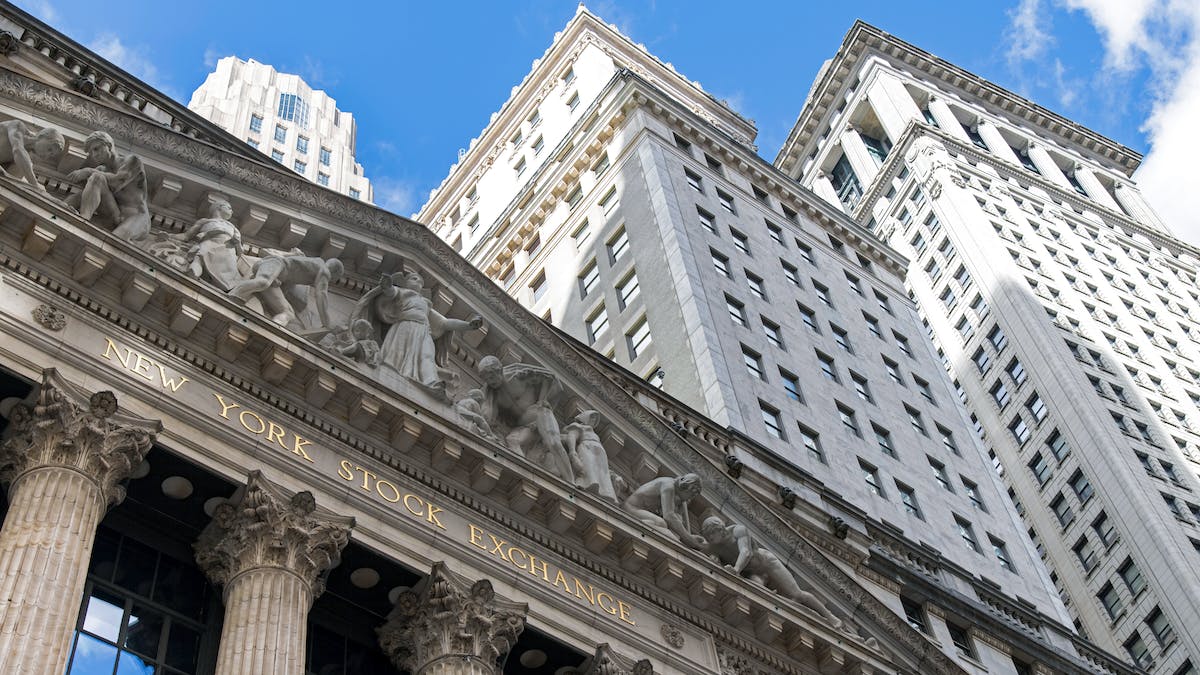 Investors' Misconceptions: Apple vs. Microsoft