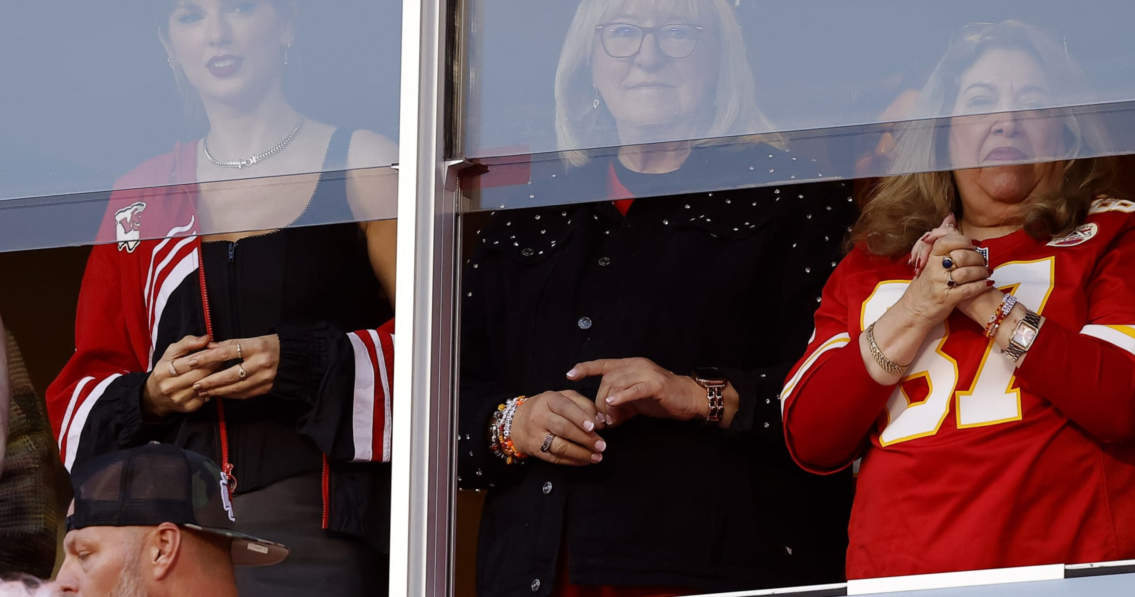 Travis Kelce Splurges on $1M Super Bowl Suite for Taylor Swift's Family