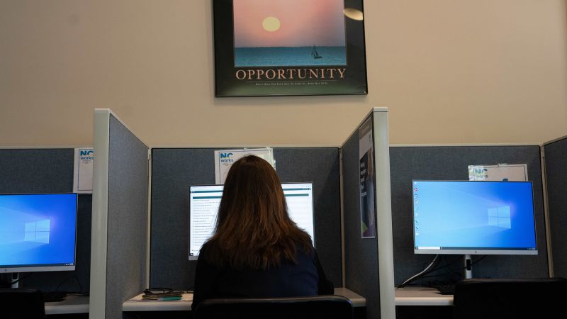 Gender Wage Gap Persists as Job Seekers Demand Higher Salaries