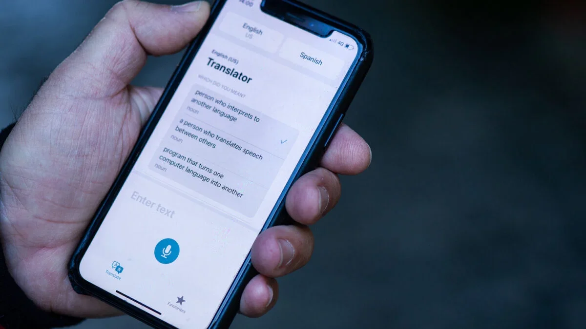 Valentine’s Dilemma: Translation Apps Outspeak Real Conversation