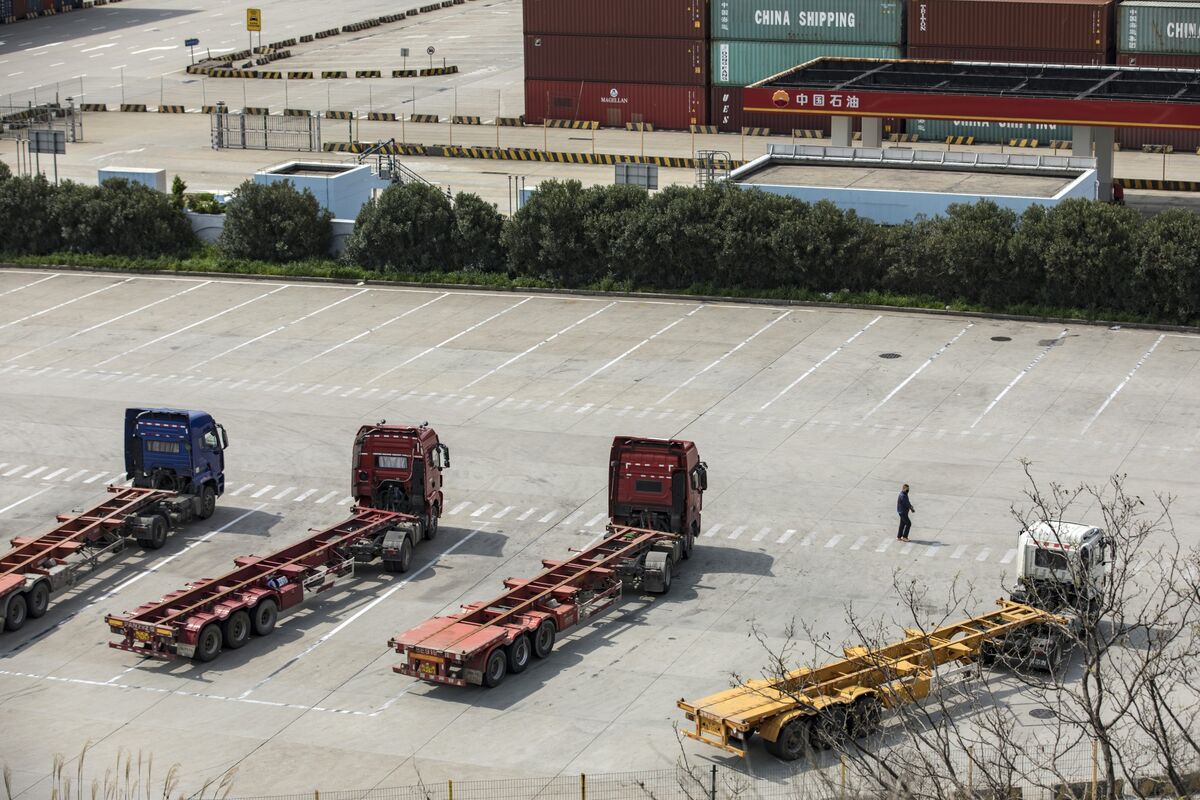 China's Exports Experience First Drop in Seven Years Amid Cooling Demand