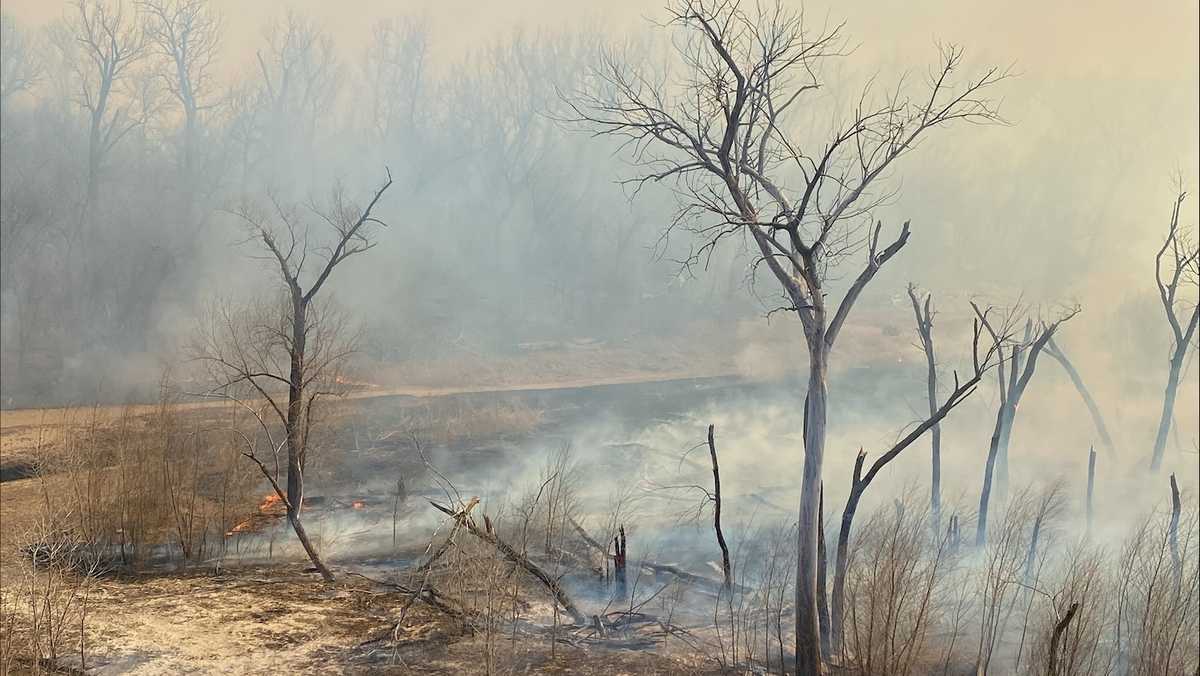 Featured image for "Brush Fire in Council Bluffs Blankets Omaha Metro in Smoke"
