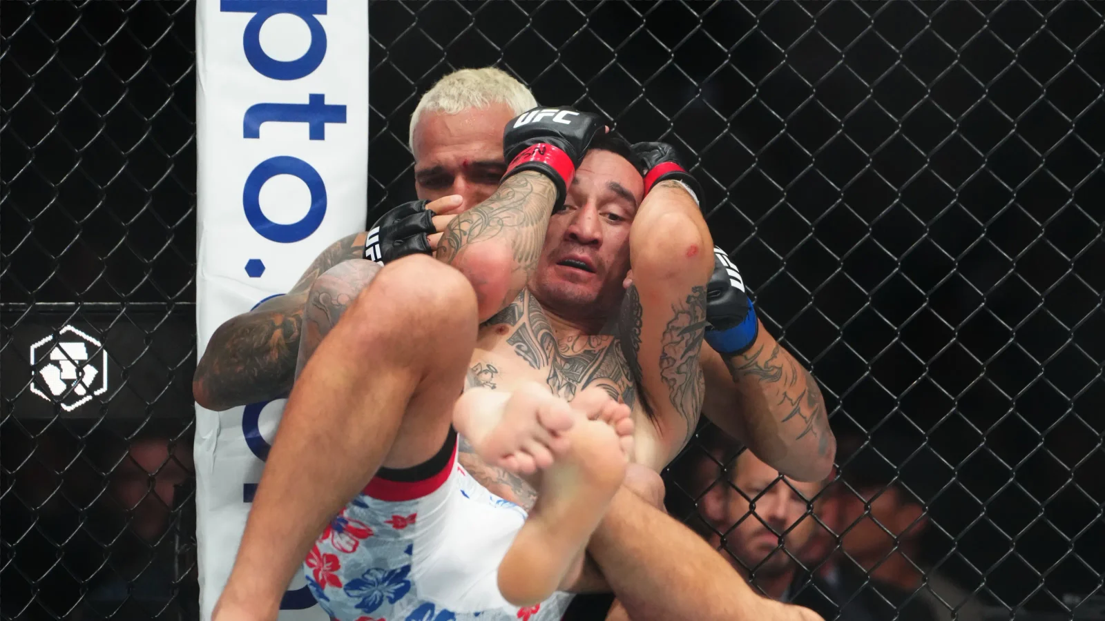 Oliveira seals BMF belt as Holloway makes UFC history at UFC 326