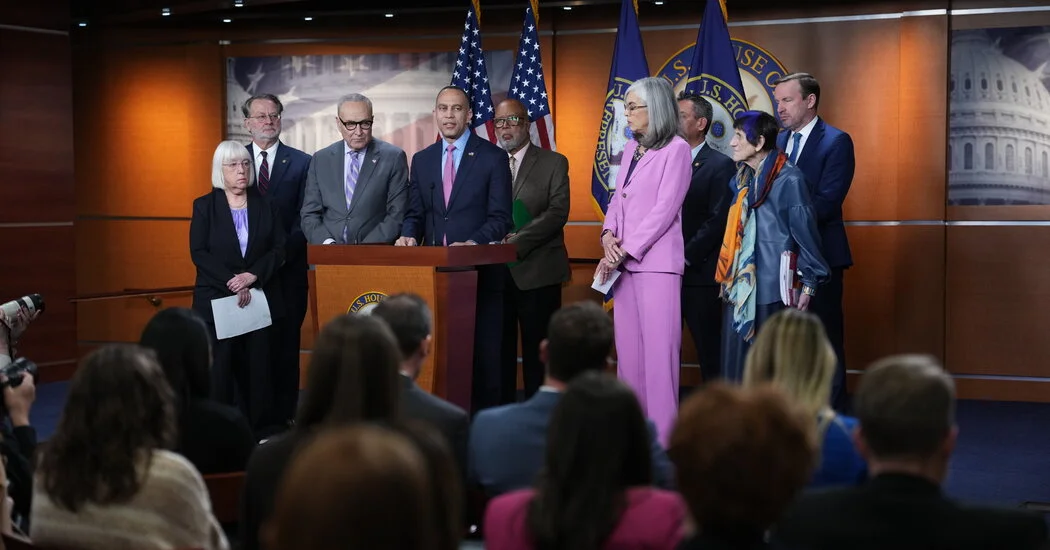 Trump Plans to Pull 700 ICE Agents from Minnesota Amid DHS Funding Fight
