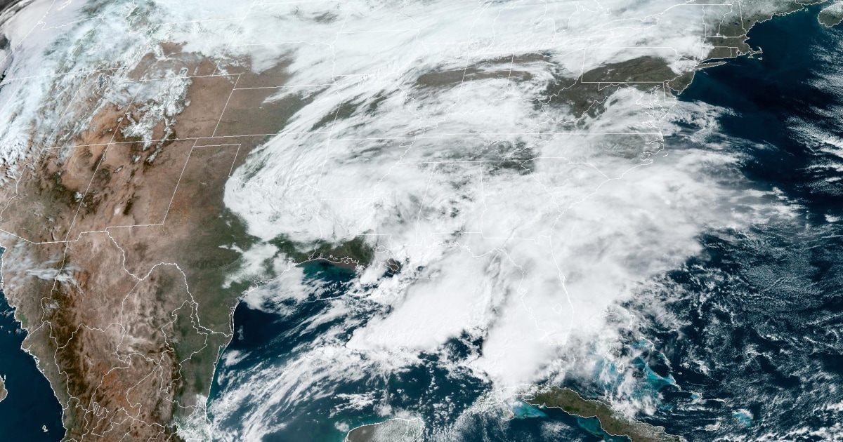 Featured image for Midwest and Northeast Brace for Heavy Snow and Flash Flooding as Winter Storms Hit