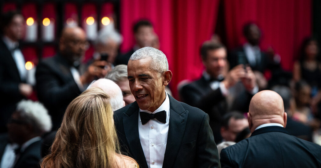 Featured image for Obama and Notable Guests Attend Biden's Kenya State Dinner