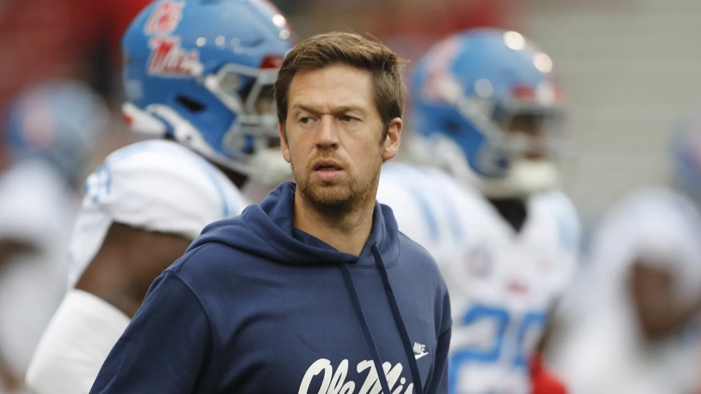 Weis Jr. remains LSU OC after Eagles inquiry