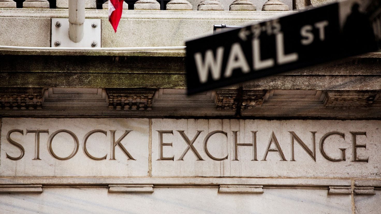 The Impact of Decreasing Inflation on Stock Market Performance