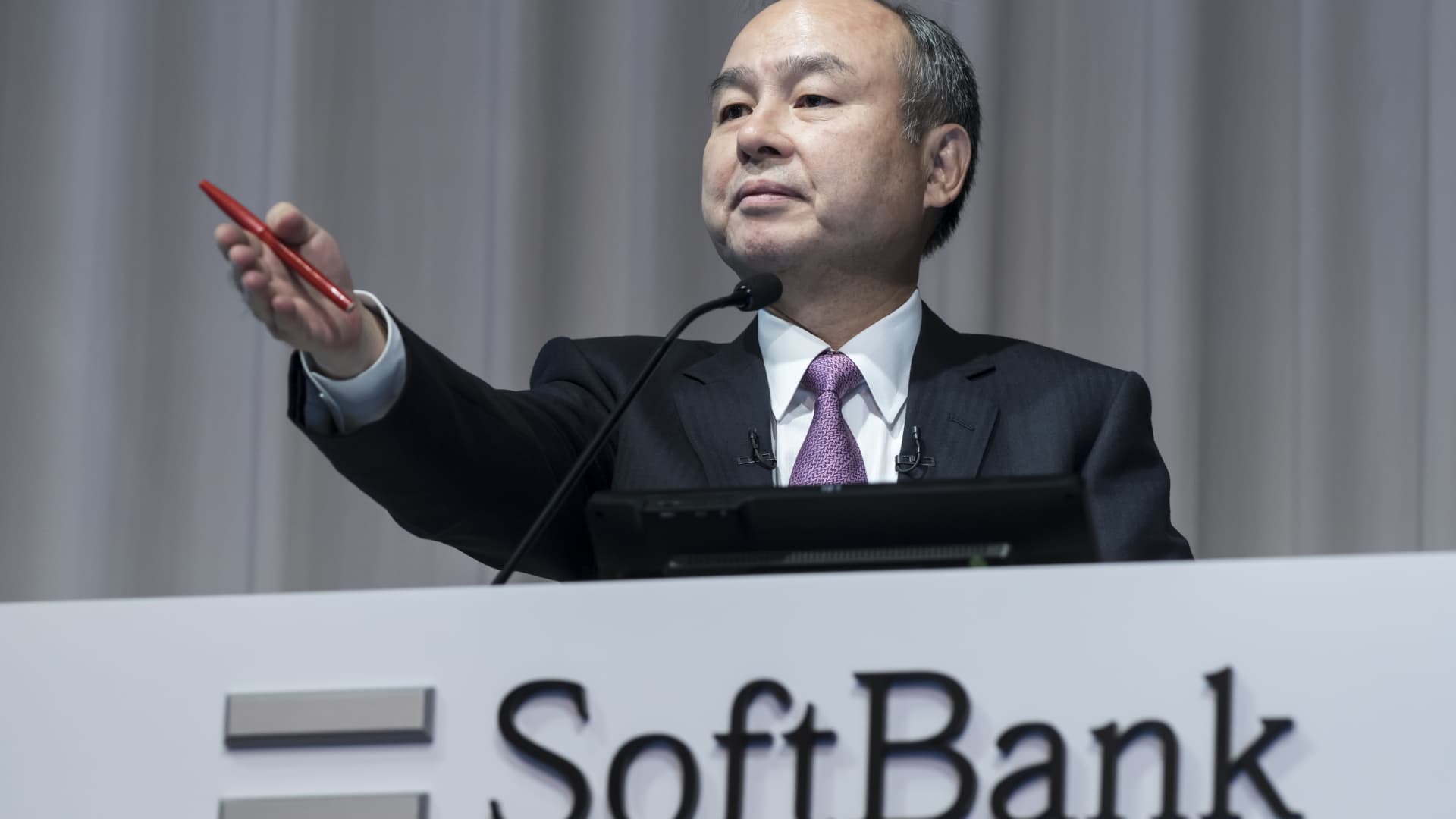Featured image for SoftBank's Vision Fund Reports $6.2 Billion Quarterly Loss Despite Modest Gains