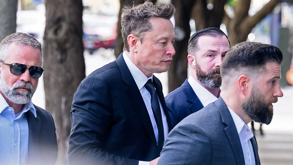 Musk Reopens xAI Hiring as He Rebuilds Grok from the Ground Up