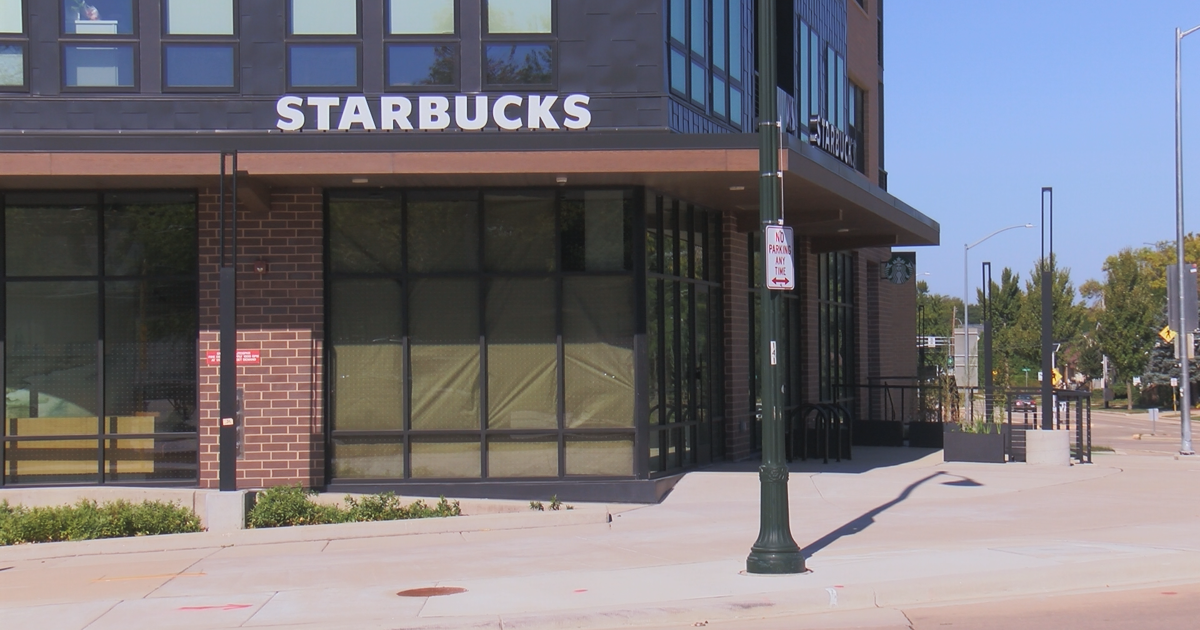Featured image for Starbucks Closes Over 100 Locations Nationwide Amid Restructuring